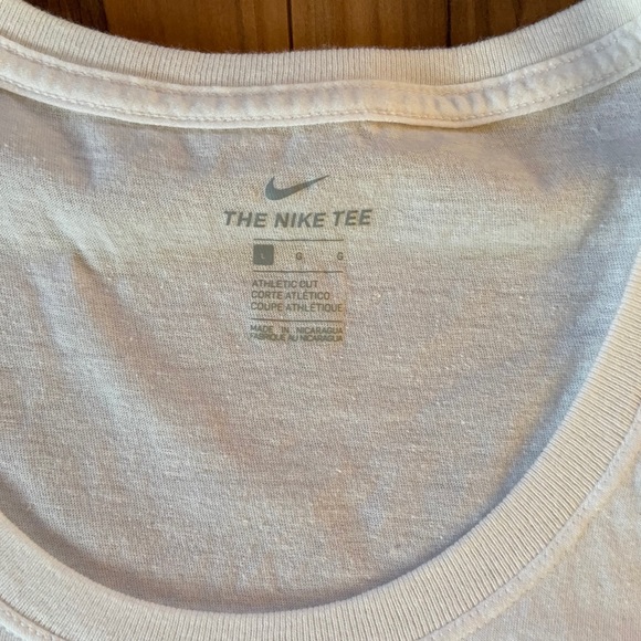 Nike tee - Picture 3 of 4